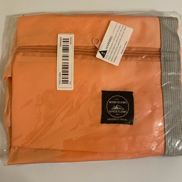 NWT Wind Blows River Flows created by travel bag in pink. - Picture 9 of 9